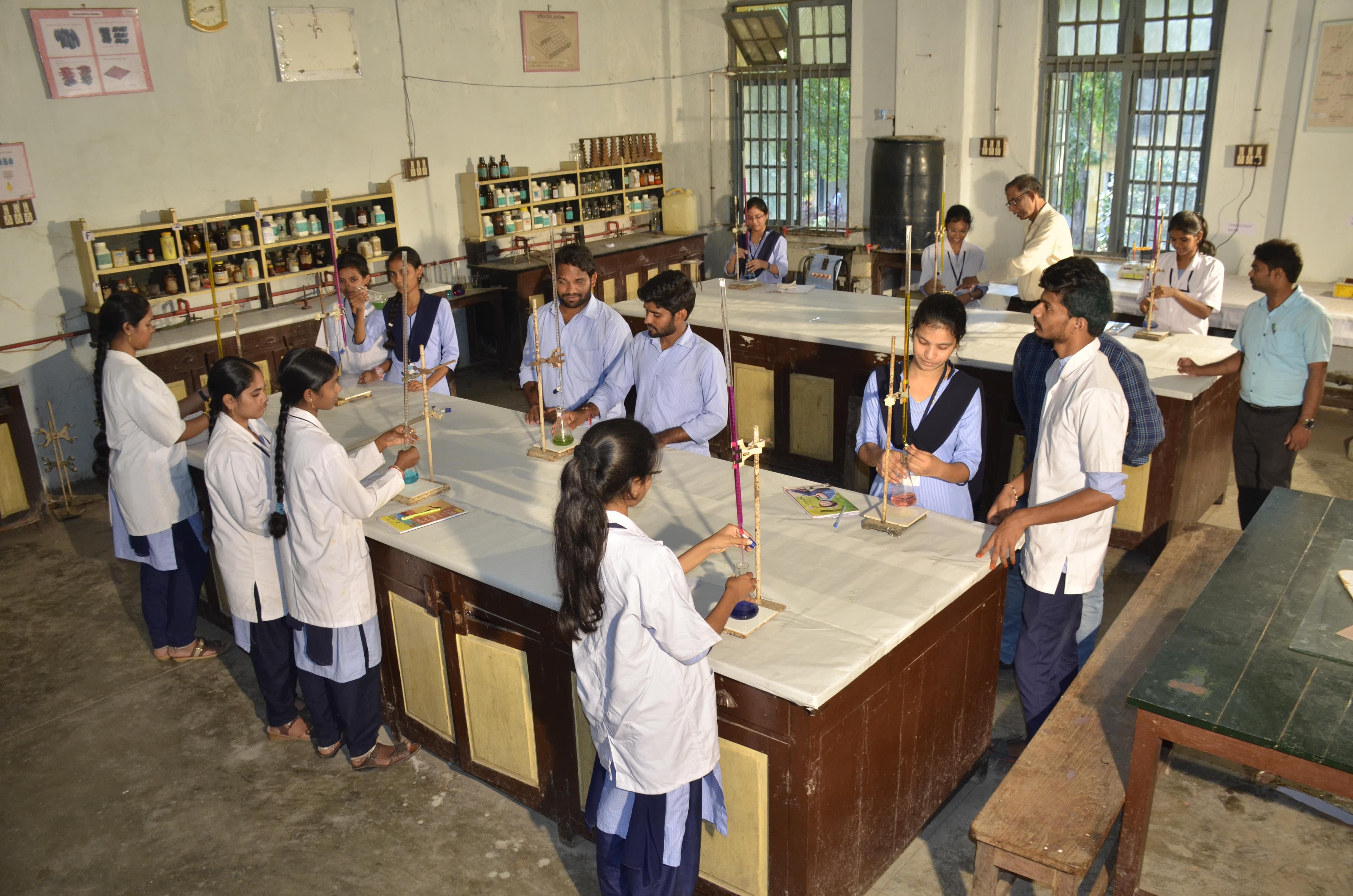 Government College (Autonomous) Rajahmundhry Laboratories photo 12